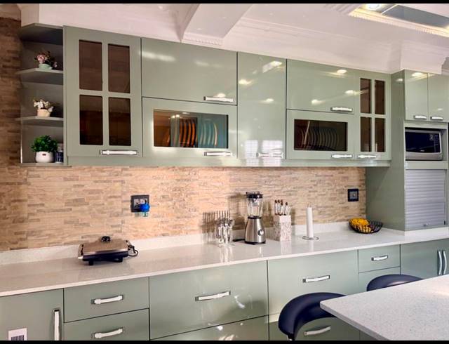 4 BEDROOM HOUSE FOR SALE IN RESERVOIR HILLS